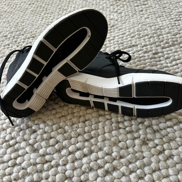 On The Roger Clubhouse Sneakers - Picture 4 of 6